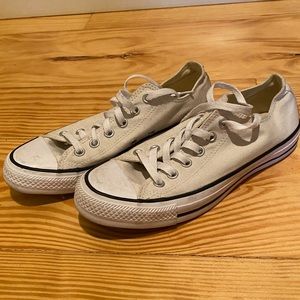 Cream low top converse